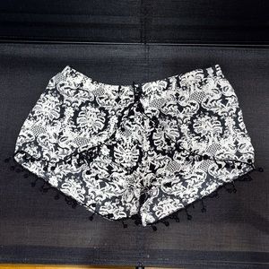 Love & Love Womens Shorts, Size Large(L)